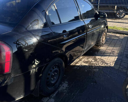 Черный Хендай Акцент, объемом двигателя 1.4 л и пробегом 210 тыс. км за 4050 $, фото 3 на Automoto.ua