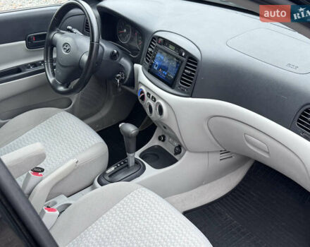 Черный Хендай Акцент, объемом двигателя 1.4 л и пробегом 139 тыс. км за 5999 $, фото 37 на Automoto.ua