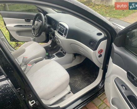 Черный Хендай Акцент, объемом двигателя 1.4 л и пробегом 257 тыс. км за 3500 $, фото 8 на Automoto.ua