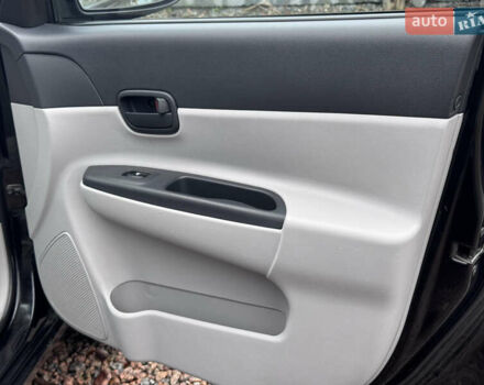 Черный Хендай Акцент, объемом двигателя 1.4 л и пробегом 139 тыс. км за 5999 $, фото 36 на Automoto.ua