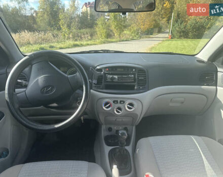 Чорний Хендай Акцент, об'ємом двигуна 1.4 л та пробігом 163 тис. км за 4200 $, фото 11 на Automoto.ua
