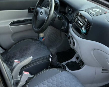 Черный Хендай Акцент, объемом двигателя 1.59 л и пробегом 175 тыс. км за 6300 $, фото 18 на Automoto.ua