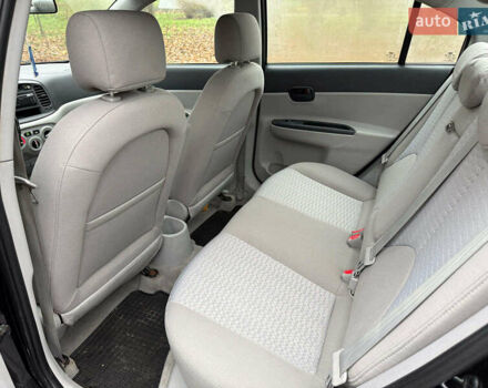 Черный Хендай Акцент, объемом двигателя 1.4 л и пробегом 165 тыс. км за 5390 $, фото 13 на Automoto.ua