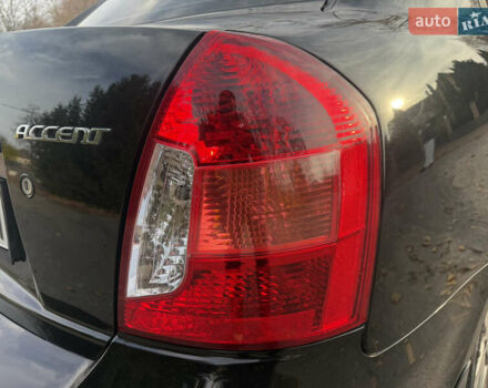 Черный Хендай Акцент, объемом двигателя 1.4 л и пробегом 257 тыс. км за 3000 $, фото 7 на Automoto.ua