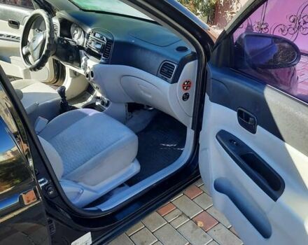 Черный Хендай Акцент, объемом двигателя 1.4 л и пробегом 237 тыс. км за 4800 $, фото 7 на Automoto.ua