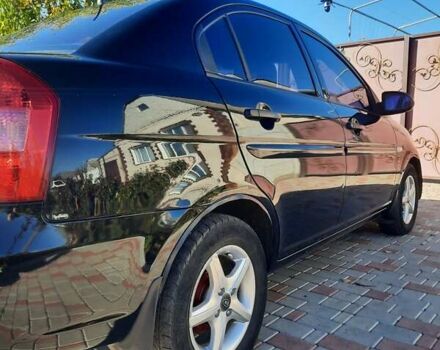 Черный Хендай Акцент, объемом двигателя 1.4 л и пробегом 237 тыс. км за 4800 $, фото 4 на Automoto.ua