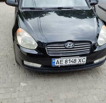 Черный Хендай Акцент, объемом двигателя 1.6 л и пробегом 215 тыс. км за 5200 $, фото 11 на Automoto.ua