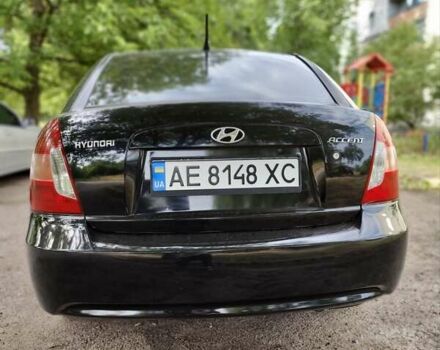 Черный Хендай Акцент, объемом двигателя 1.6 л и пробегом 215 тыс. км за 5200 $, фото 7 на Automoto.ua