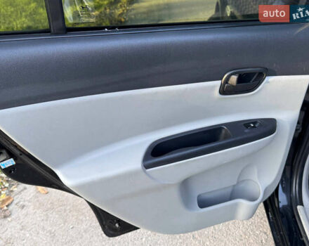 Черный Хендай Акцент, объемом двигателя 1.4 л и пробегом 128 тыс. км за 5800 $, фото 52 на Automoto.ua