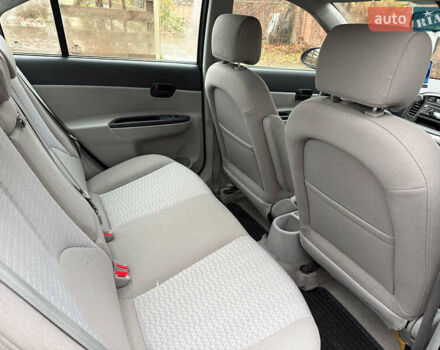 Черный Хендай Акцент, объемом двигателя 1.4 л и пробегом 165 тыс. км за 5390 $, фото 16 на Automoto.ua