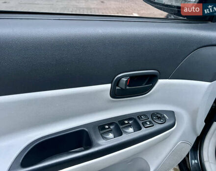 Черный Хендай Акцент, объемом двигателя 1.4 л и пробегом 221 тыс. км за 4950 $, фото 32 на Automoto.ua