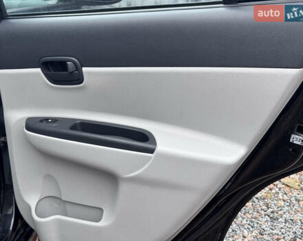 Черный Хендай Акцент, объемом двигателя 1.4 л и пробегом 139 тыс. км за 5999 $, фото 66 на Automoto.ua