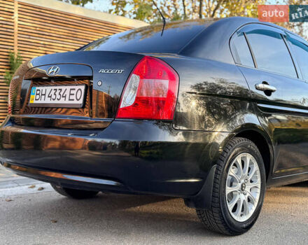 Черный Хендай Акцент, объемом двигателя 1.4 л и пробегом 128 тыс. км за 5800 $, фото 11 на Automoto.ua