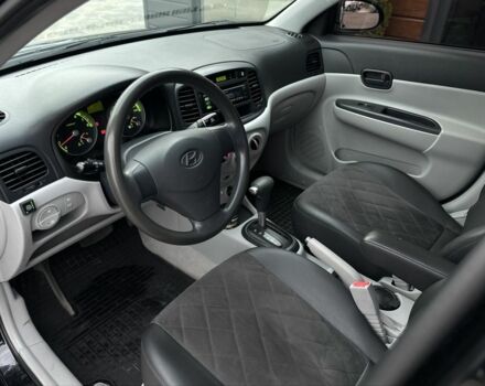 Чорний Хендай Акцент, об'ємом двигуна 1.4 л та пробігом 250 тис. км за 5100 $, фото 12 на Automoto.ua