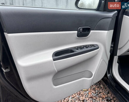 Черный Хендай Акцент, объемом двигателя 1.4 л и пробегом 139 тыс. км за 5999 $, фото 28 на Automoto.ua