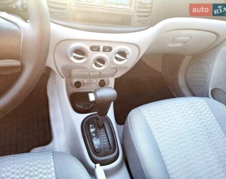 Черный Хендай Акцент, объемом двигателя 1.4 л и пробегом 157 тыс. км за 6200 $, фото 8 на Automoto.ua