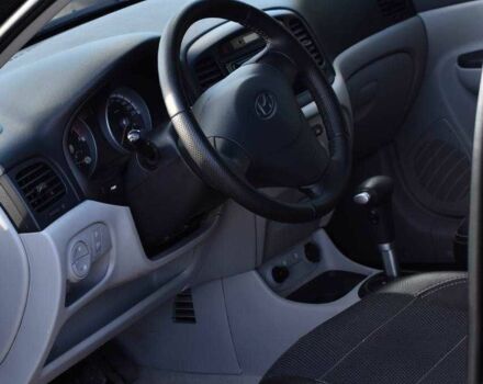 Чорний Хендай Акцент, об'ємом двигуна 1.4 л та пробігом 193 тис. км за 5799 $, фото 6 на Automoto.ua