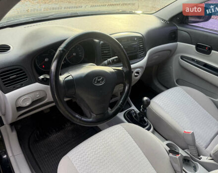 Черный Хендай Акцент, объемом двигателя 1.4 л и пробегом 257 тыс. км за 3000 $, фото 17 на Automoto.ua