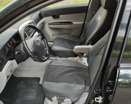 Черный Хендай Акцент, объемом двигателя 1.6 л и пробегом 215 тыс. км за 5200 $, фото 3 на Automoto.ua