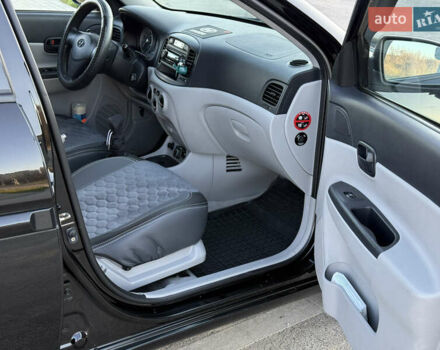 Черный Хендай Акцент, объемом двигателя 1.59 л и пробегом 175 тыс. км за 6300 $, фото 17 на Automoto.ua