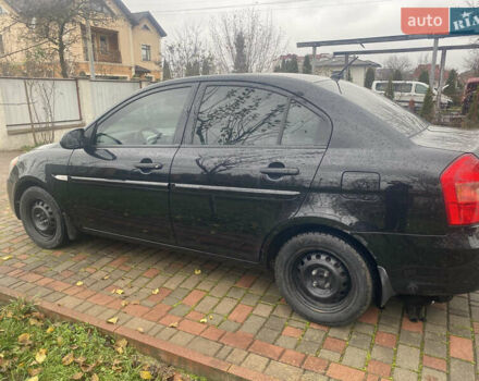 Черный Хендай Акцент, объемом двигателя 1.4 л и пробегом 257 тыс. км за 3500 $, фото 4 на Automoto.ua