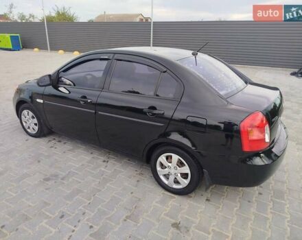 Черный Хендай Акцент, объемом двигателя 1.4 л и пробегом 305 тыс. км за 4700 $, фото 4 на Automoto.ua