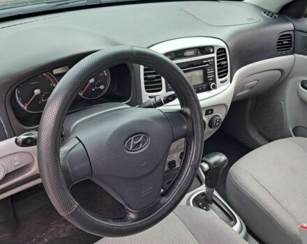 Черный Хендай Акцент, объемом двигателя 1.6 л и пробегом 182 тыс. км за 5200 $, фото 8 на Automoto.ua