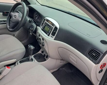 Черный Хендай Акцент, объемом двигателя 1.6 л и пробегом 182 тыс. км за 5200 $, фото 13 на Automoto.ua