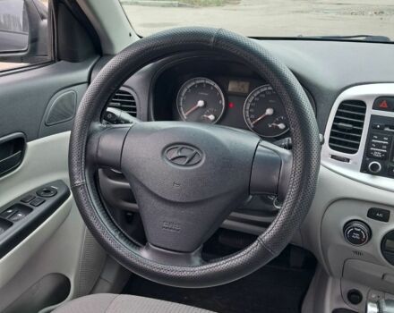 Черный Хендай Акцент, объемом двигателя 1.6 л и пробегом 182 тыс. км за 5200 $, фото 9 на Automoto.ua