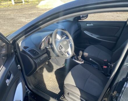 Черный Хендай Акцент, объемом двигателя 1.4 л и пробегом 213 тыс. км за 6250 $, фото 6 на Automoto.ua