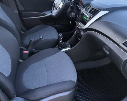 Черный Хендай Акцент, объемом двигателя 1.4 л и пробегом 87 тыс. км за 7250 $, фото 6 на Automoto.ua