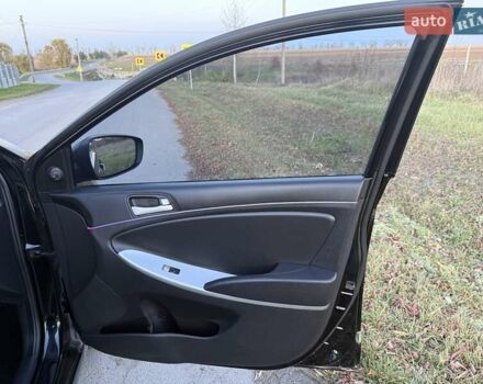 Черный Хендай Акцент, объемом двигателя 1.4 л и пробегом 87 тыс. км за 7250 $, фото 7 на Automoto.ua