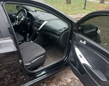 Черный Хендай Акцент, объемом двигателя 1.4 л и пробегом 180 тыс. км за 6800 $, фото 5 на Automoto.ua