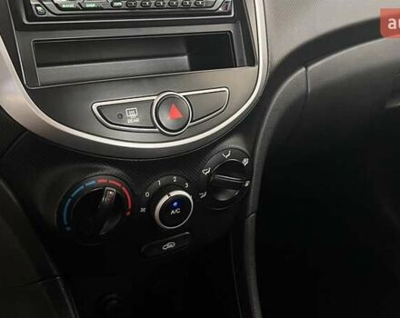 Чорний Хендай Акцент, об'ємом двигуна 1.4 л та пробігом 231 тис. км за 5443 $, фото 12 на Automoto.ua