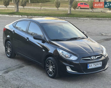 Черный Хендай Акцент, объемом двигателя 1.4 л и пробегом 141 тыс. км за 7500 $, фото 2 на Automoto.ua