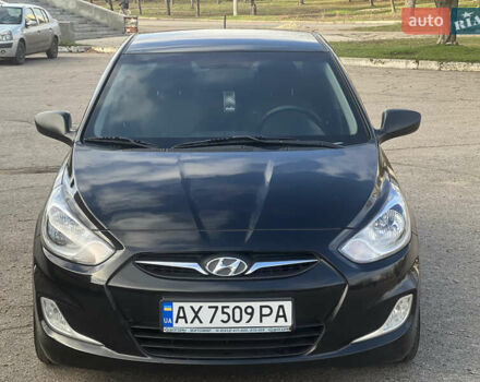 Черный Хендай Акцент, объемом двигателя 1.4 л и пробегом 141 тыс. км за 7500 $, фото 5 на Automoto.ua