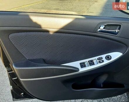 Черный Хендай Акцент, объемом двигателя 1.4 л и пробегом 95 тыс. км за 8900 $, фото 4 на Automoto.ua