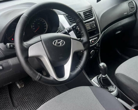 Черный Хендай Акцент, объемом двигателя 1.4 л и пробегом 141 тыс. км за 7650 $, фото 8 на Automoto.ua