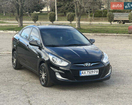 Черный Хендай Акцент, объемом двигателя 1.4 л и пробегом 141 тыс. км за 7500 $, фото 6 на Automoto.ua