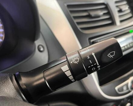 Чорний Хендай Акцент, об'ємом двигуна 1.4 л та пробігом 231 тис. км за 5453 $, фото 9 на Automoto.ua