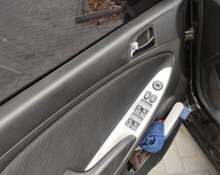 Черный Хендай Акцент, объемом двигателя 1.4 л и пробегом 168 тыс. км за 7700 $, фото 3 на Automoto.ua