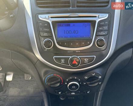 Черный Хендай Акцент, объемом двигателя 1.4 л и пробегом 207 тыс. км за 6099 $, фото 9 на Automoto.ua