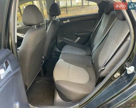 Хендай Акцент 2013 в Чернигове на Automoto.ua Черный Хендай Акцент, объемом двигателя 1.4 л и пробегом 221 тыс. км за 5900 $, фото 14 на Automoto.ua