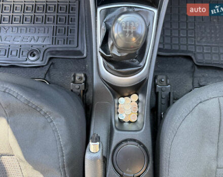 Черный Хендай Акцент, объемом двигателя 1.4 л и пробегом 207 тыс. км за 6099 $, фото 11 на Automoto.ua