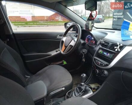 Черный Хендай Акцент, объемом двигателя 1.4 л и пробегом 158 тыс. км за 6000 $, фото 3 на Automoto.ua