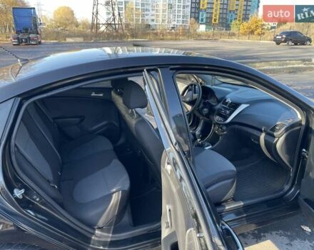 Хендай Акцент 2013 в Чернигове на Automoto.ua Черный Хендай Акцент, объемом двигателя 1.4 л и пробегом 221 тыс. км за 5900 $, фото 18 на Automoto.ua