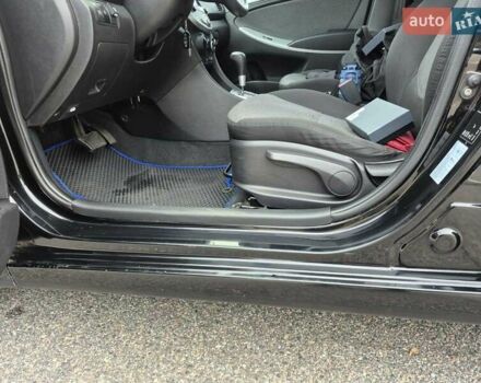 Черный Хендай Акцент, объемом двигателя 1.4 л и пробегом 177 тыс. км за 9200 $, фото 5 на Automoto.ua