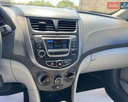 Чорний Хендай Акцент, об'ємом двигуна 1.6 л та пробігом 125 тис. км за 9690 $, фото 21 на Automoto.ua