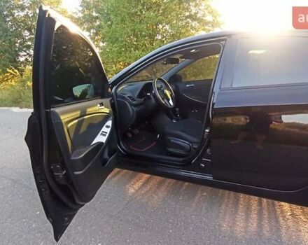 Черный Хендай Акцент, объемом двигателя 1.4 л и пробегом 101 тыс. км за 10900 $, фото 12 на Automoto.ua