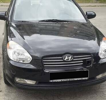 Черный Хендай Акцент, объемом двигателя 1.6 л и пробегом 196 тыс. км за 1800 $, фото 1 на Automoto.ua